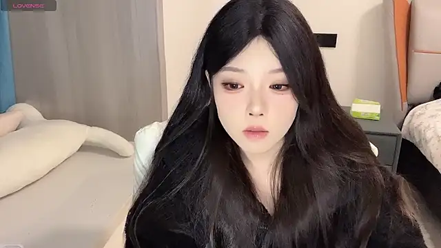 Snapshot of Q-ing chatting on 12.24.24 Q-ing online show from 12.24.24