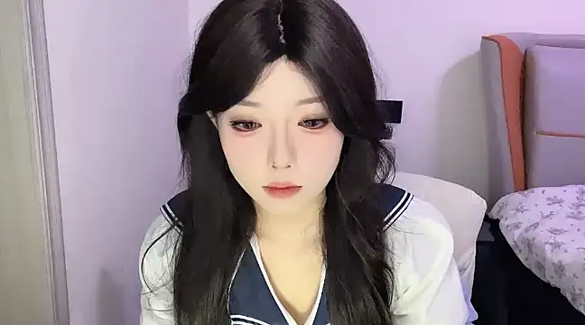 Snapshot of Q-ing chatting on 03.04.25 Q-ing online show from 03.04.25