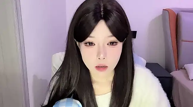 Snapshot of Q-ing chatting on 03.19.25 Q-ing online show from 03.19.25