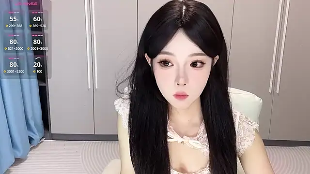 Snapshot of Q-ing chatting on 09.13.25 Q-ing online show from 09.13.25