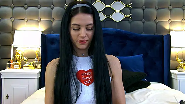 LeyaCass online show from 02.20.25