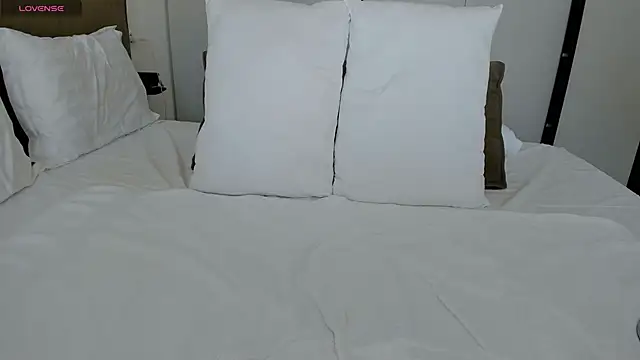 YourSexyNeighbour online show from 05.03.26