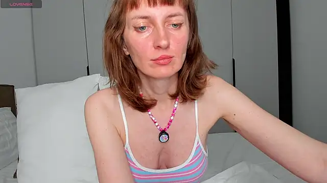 YourSexyNeighbour online show from 05.04.26