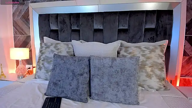 TaniaSmith1 online show from 02.19.25