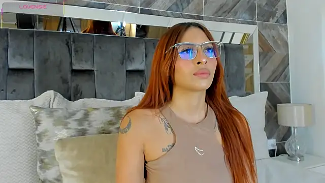 TaniaSmith1 online show from 10.13.25