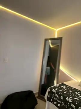 AmmyCollinsW online show from 12.18.25