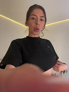 AmmyCollinsW online show from 04.27.26