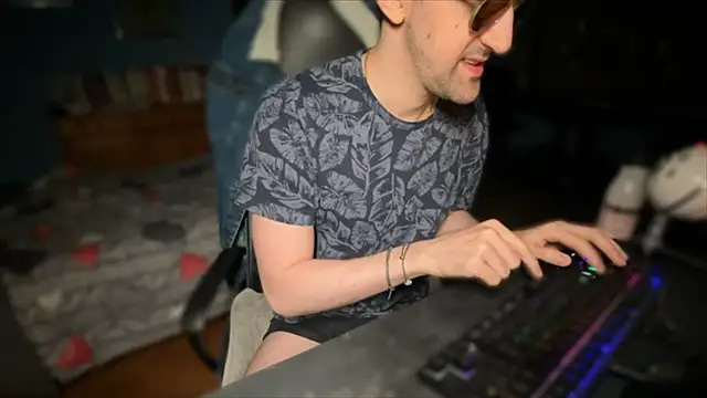 Stefisexy91 online show from 10.24.25