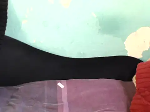 Snapshot of Bustyslave48 chatting on 12.20.24 Bustyslave48 online show from 12.20.24