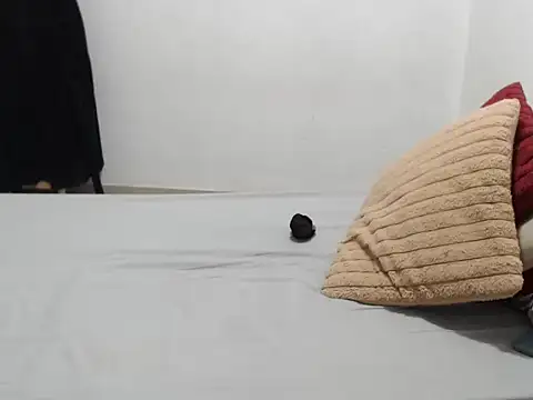 Snapshot of Bustyslave48 chatting on 11.18.25 Bustyslave48 online show from 11.18.25