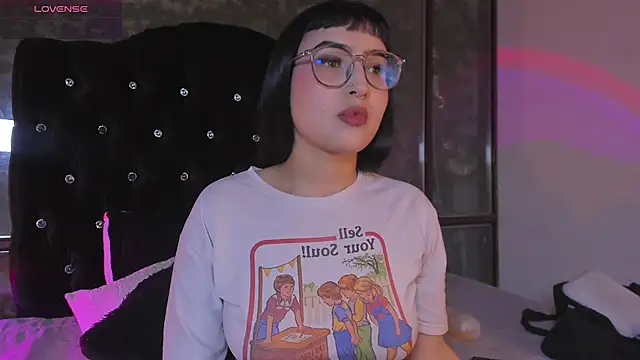 Snapshot of Cintya_Kros chatting on 12.03.25 Cintya Kros online show from 12.03.25