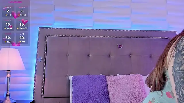 Liz grey  online show from 02.07.25