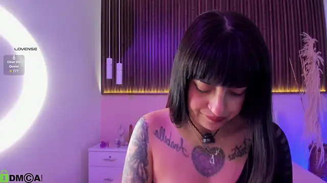 Snapshot of Liz_grey_ chatting on 06.10.26 Liz grey online show from 06.10.26