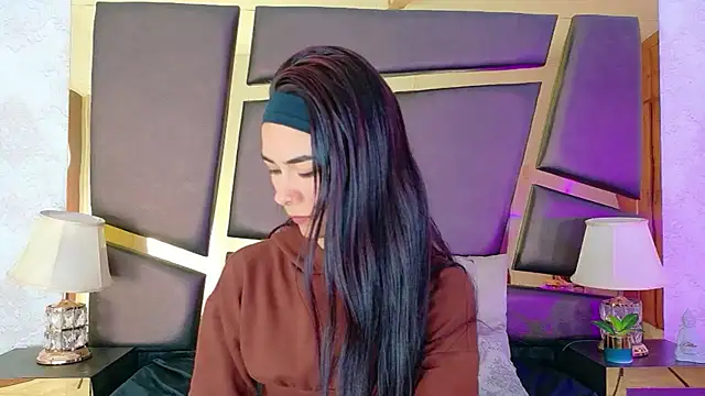 NicoleEsposito online show from 10.02.25