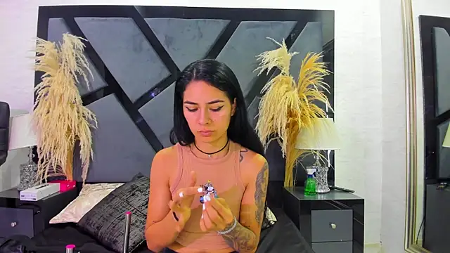 NicoleEsposito online show from 04.29.26