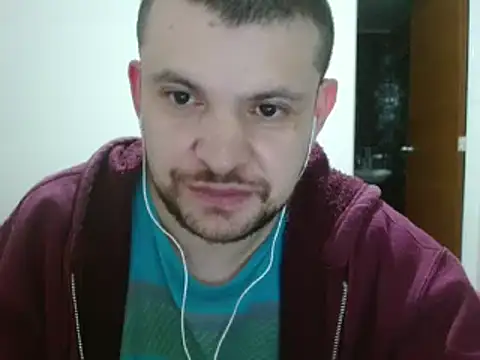 Snapshot of camiloking1720 chatting on 12.03.24 camiloking1720 online show from 12.03.24