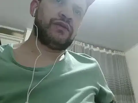 Snapshot of camiloking1720 chatting on 12.19.24 camiloking1720 online show from 12.19.24