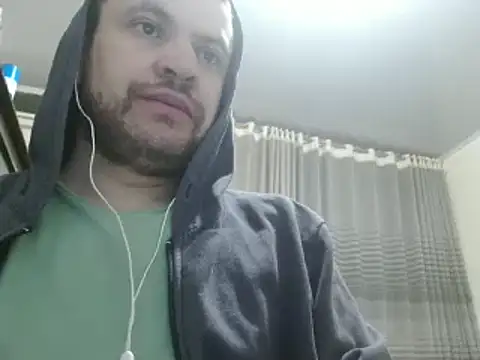 Snapshot of camiloking1720 chatting on 12.20.24 camiloking1720 online show from 12.20.24