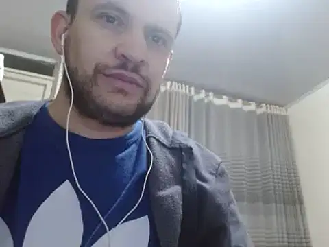 Snapshot of camiloking1720 chatting on 12.20.24 camiloking1720 online show from 12.20.24