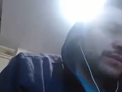 Snapshot of camiloking1720 chatting on 01.15.25 camiloking1720 online show from 01.15.25