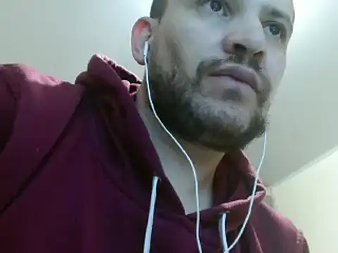 Snapshot of camiloking1720 chatting on 01.18.25 camiloking1720 online show from 01.18.25