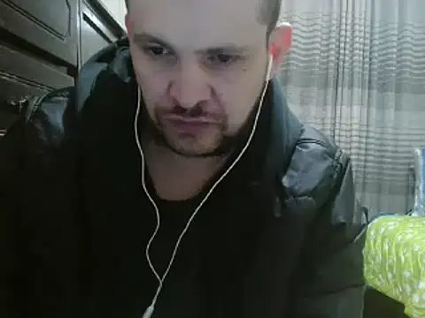 Snapshot of camiloking1720 chatting on 01.19.25 camiloking1720 online show from 01.19.25