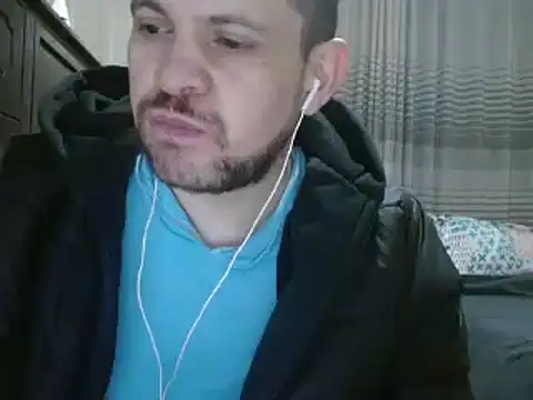 Snapshot of camiloking1720 chatting on 01.23.25 camiloking1720 online show from 01.23.25