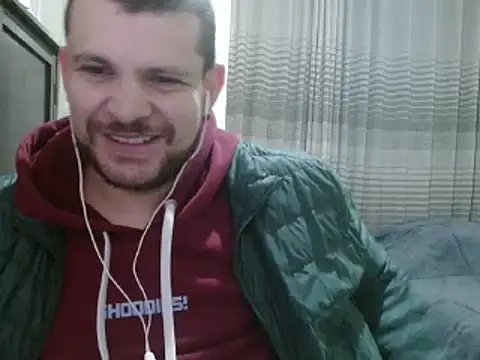 Snapshot of camiloking1720 chatting on 01.26.25 camiloking1720 online show from 01.26.25