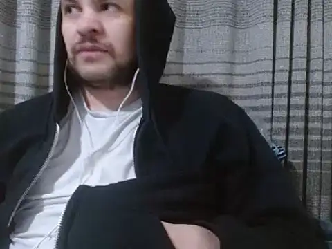 Snapshot of camiloking1720 chatting on 01.27.25 camiloking1720 online show from 01.27.25