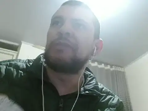 Snapshot of camiloking1720 chatting on 01.28.25 camiloking1720 online show from 01.28.25