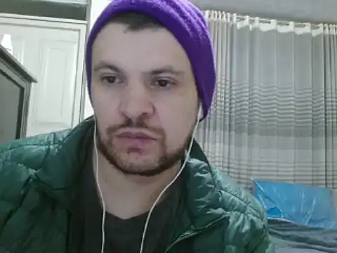 Snapshot of camiloking1720 chatting on 01.28.25 camiloking1720 online show from 01.28.25