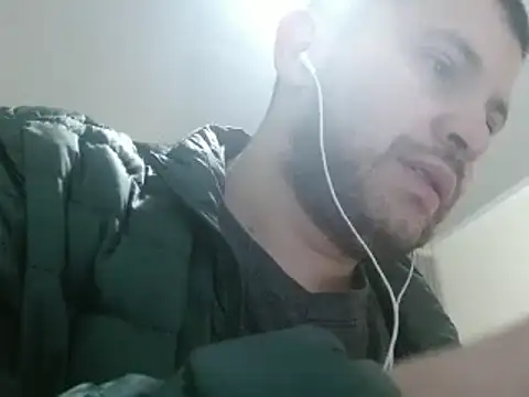 Snapshot of camiloking1720 chatting on 01.28.25 camiloking1720 online show from 01.28.25