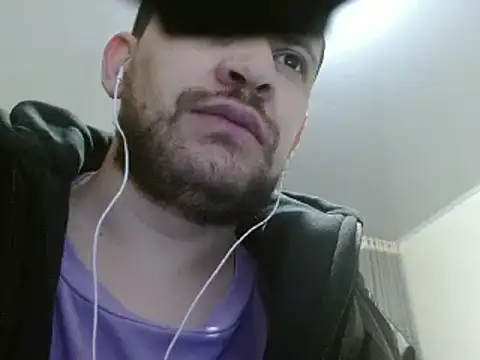 Snapshot of camiloking1720 chatting on 01.30.25 camiloking1720 online show from 01.30.25