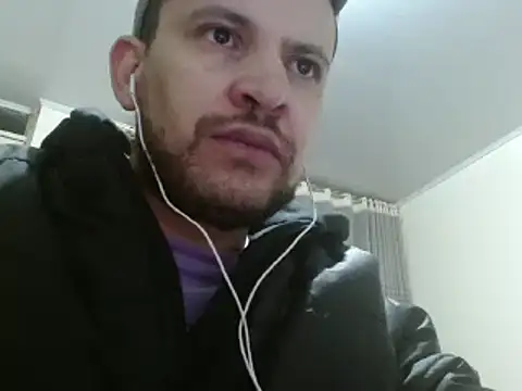 Snapshot of camiloking1720 chatting on 01.31.25 camiloking1720 online show from 01.31.25