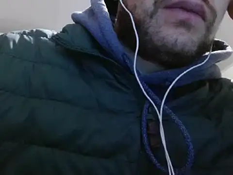 Snapshot of camiloking1720 chatting on 02.01.25 camiloking1720 online show from 02.01.25