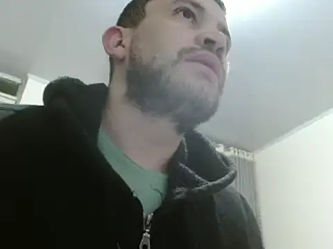 Snapshot of camiloking1720 chatting on 02.01.25 camiloking1720 online show from 02.01.25