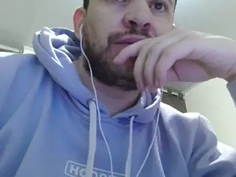 Snapshot of camiloking1720 chatting on 02.03.25 camiloking1720 online show from 02.03.25