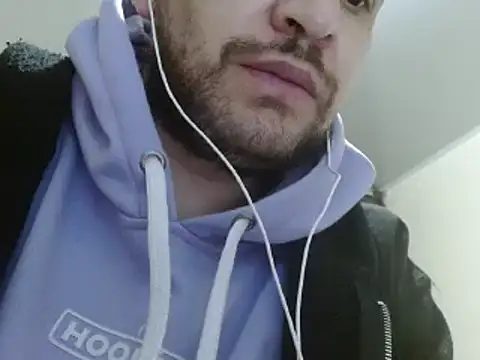 Snapshot of camiloking1720 chatting on 02.03.25 camiloking1720 online show from 02.03.25