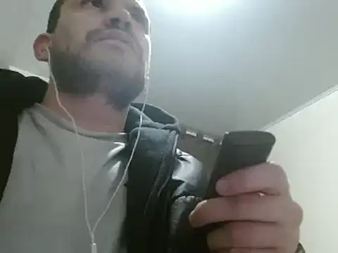 Snapshot of camiloking1720 chatting on 02.05.25 camiloking1720 online show from 02.05.25