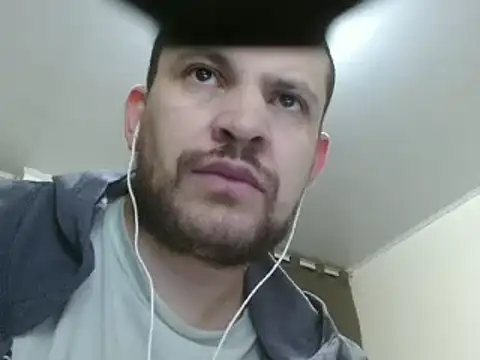 Snapshot of camiloking1720 chatting on 02.06.25 camiloking1720 online show from 02.06.25