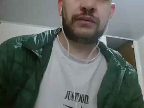 Snapshot of camiloking1720 chatting on 02.08.25 camiloking1720 online show from 02.08.25