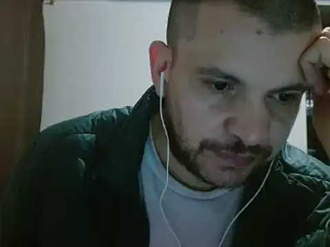 Snapshot of camiloking1720 chatting on 02.08.25 camiloking1720 online show from 02.08.25