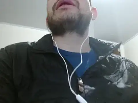 Snapshot of camiloking1720 chatting on 02.12.25 camiloking1720 online show from 02.12.25