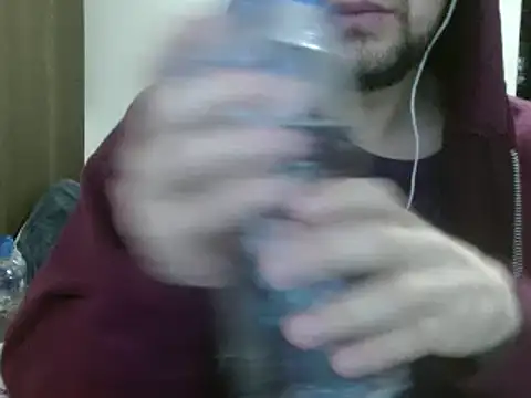 Snapshot of camiloking1720 chatting on 02.15.25 camiloking1720 online show from 02.15.25