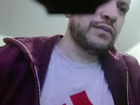 Snapshot of camiloking1720 chatting on 02.15.25 camiloking1720 online show from 02.15.25