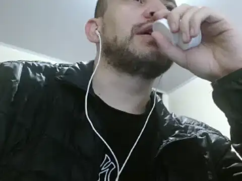 Snapshot of camiloking1720 chatting on 02.17.25 camiloking1720 online show from 02.17.25