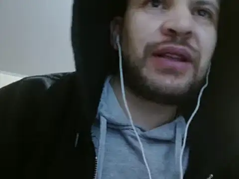 Snapshot of camiloking1720 chatting on 02.19.25 camiloking1720 online show from 02.19.25