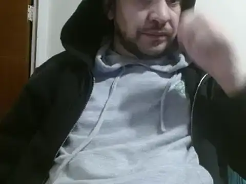 Snapshot of camiloking1720 chatting on 02.19.25 camiloking1720 online show from 02.19.25