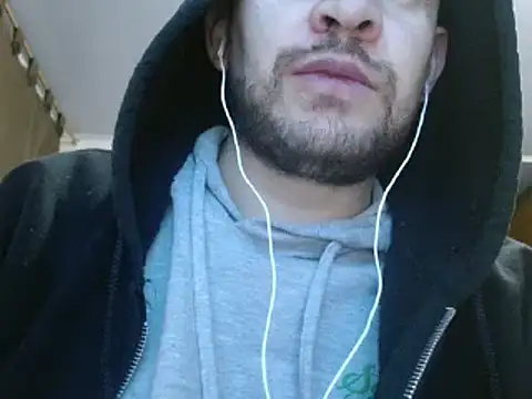 Snapshot of camiloking1720 chatting on 02.19.25 camiloking1720 online show from 02.19.25