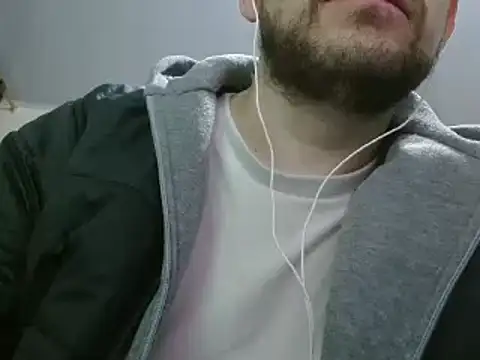 Snapshot of camiloking1720 chatting on 02.23.25 camiloking1720 online show from 02.23.25